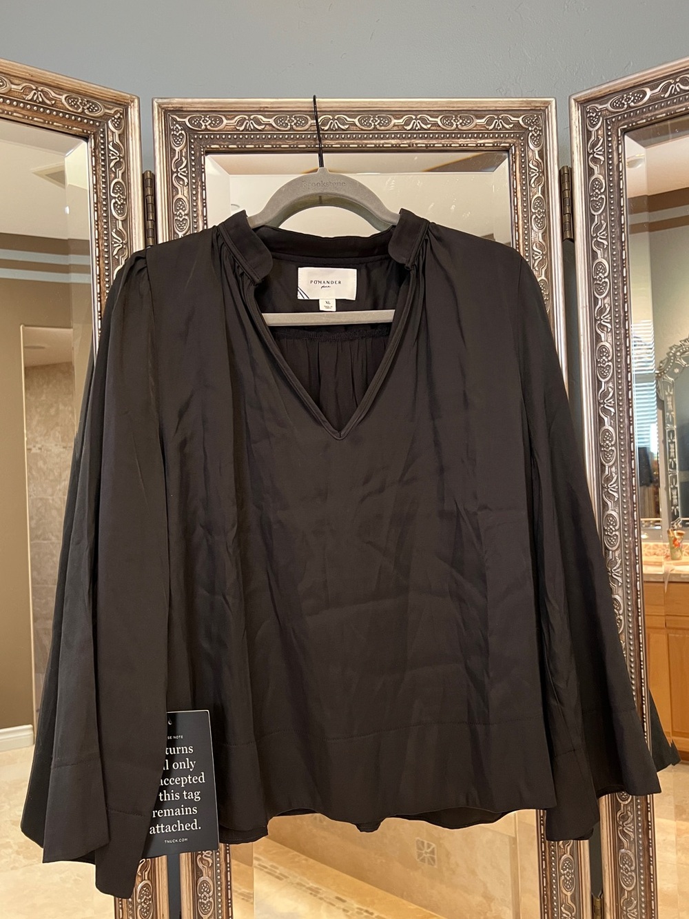 Pomander Place Tuckernuck Philips V-Neck Top - Black - XL